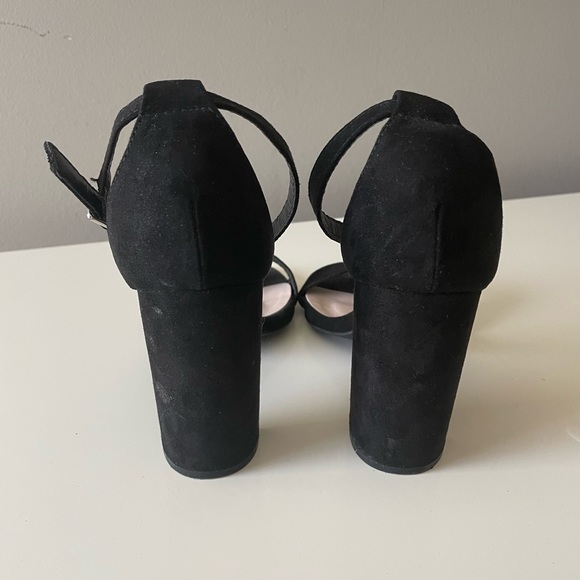 Suede-like black block heels with ankle strap size 7 - Picture 2 of 5